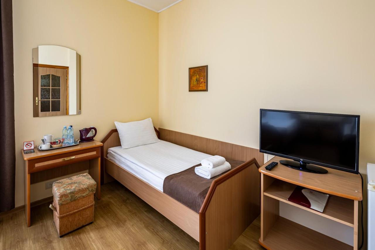 Hotel Galaktika Vynnyky Dış mekan fotoğraf