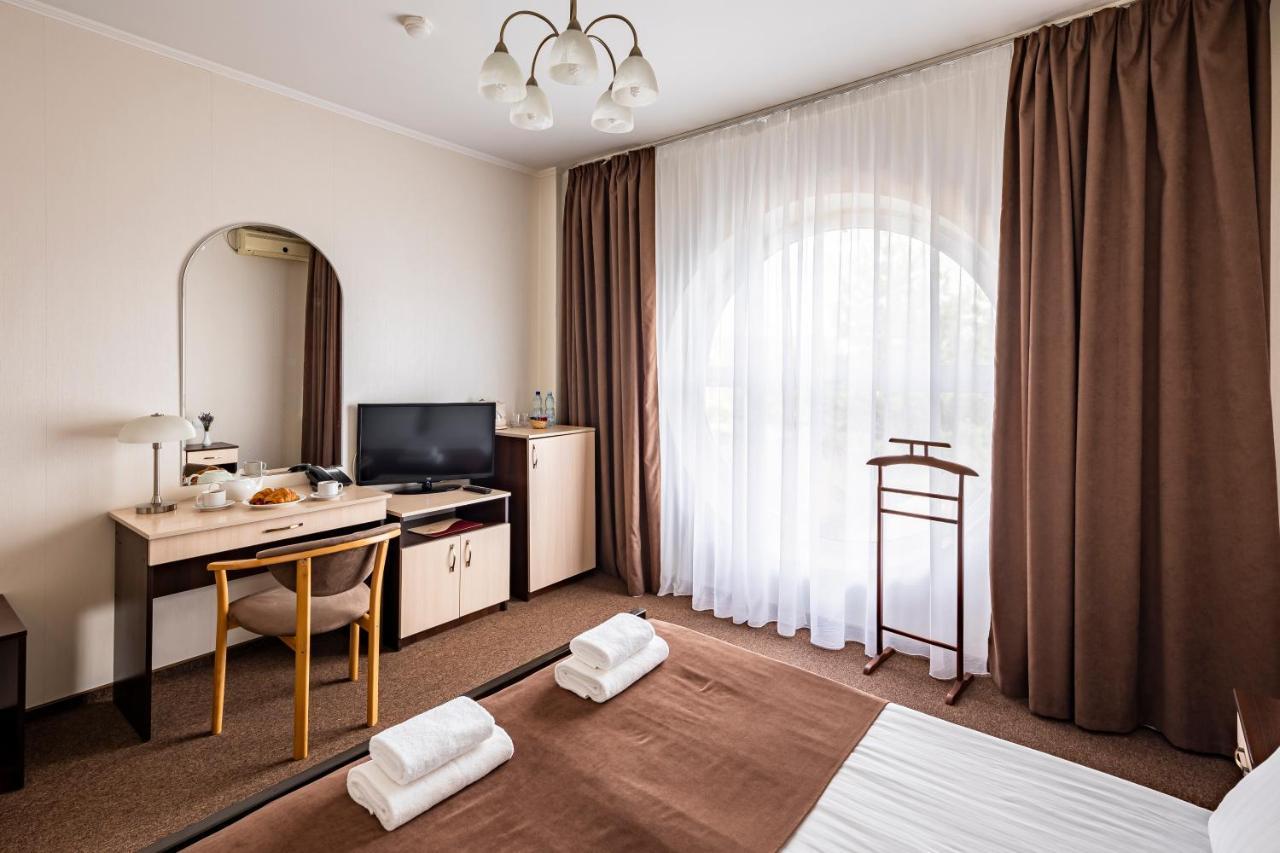 Hotel Galaktika Vynnyky Dış mekan fotoğraf