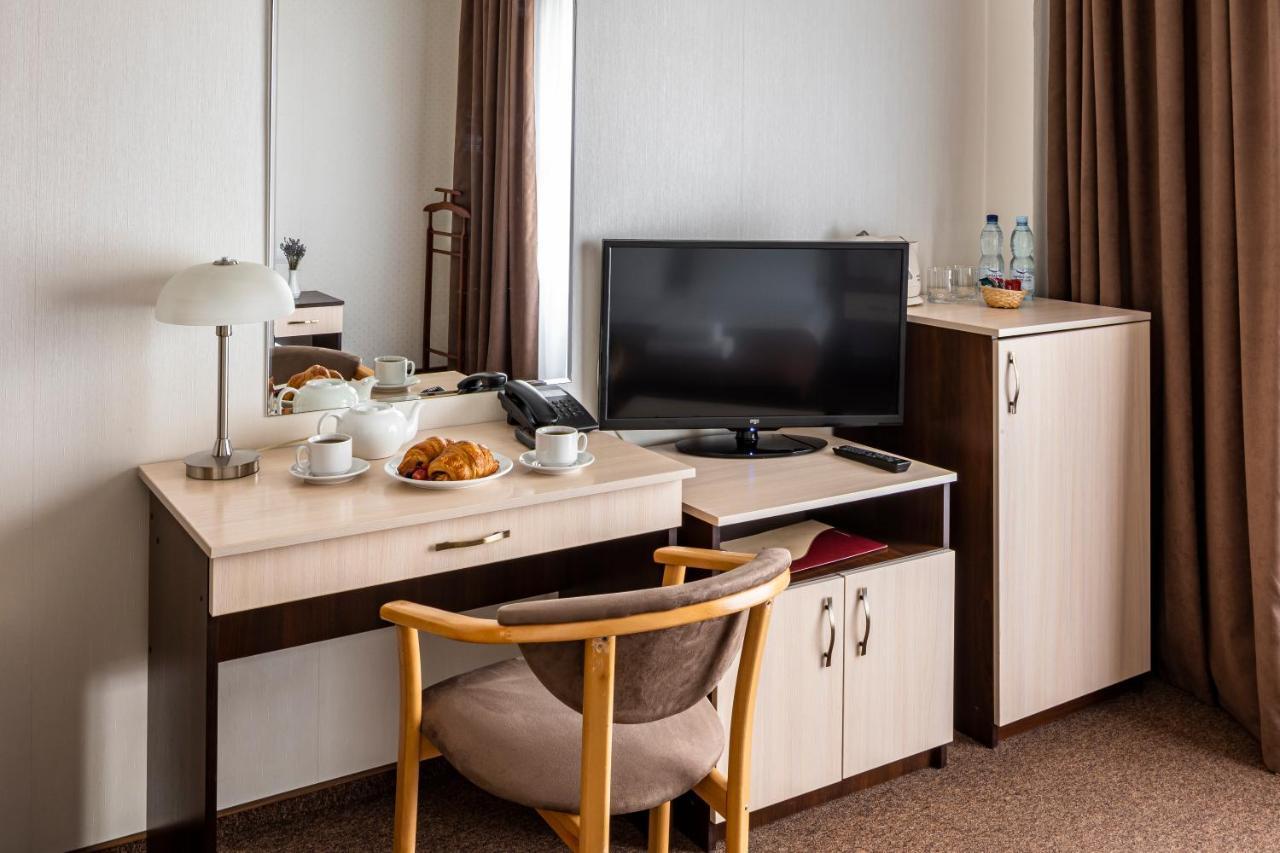 Hotel Galaktika Vynnyky Dış mekan fotoğraf