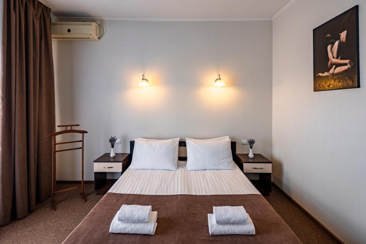 Hotel Galaktika Vynnyky Dış mekan fotoğraf