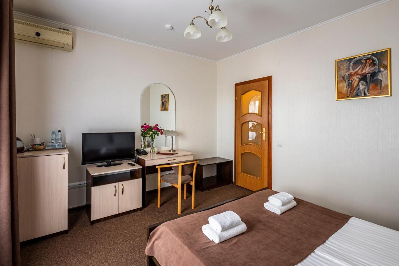 Hotel Galaktika Vynnyky Dış mekan fotoğraf