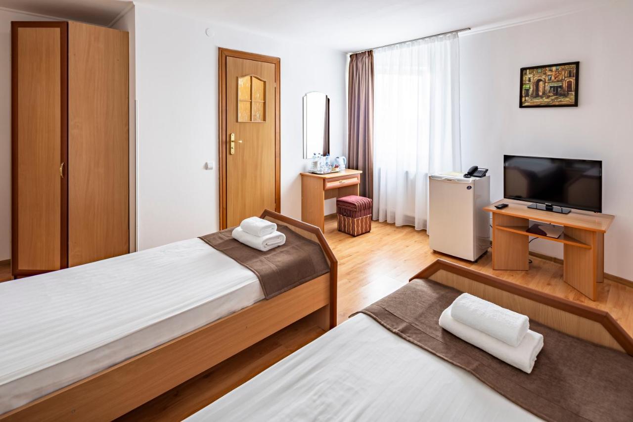 Hotel Galaktika Vynnyky Dış mekan fotoğraf