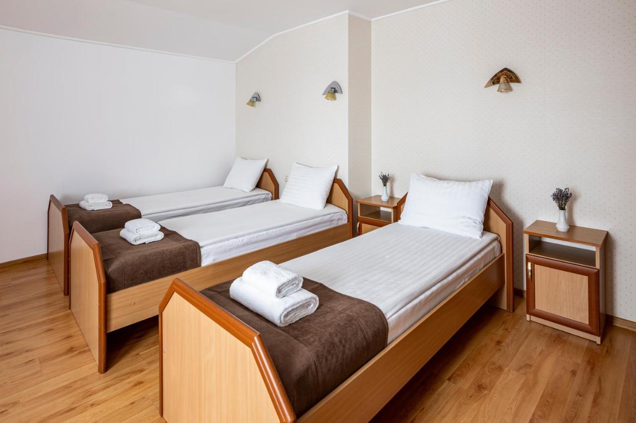 Hotel Galaktika Vynnyky Dış mekan fotoğraf